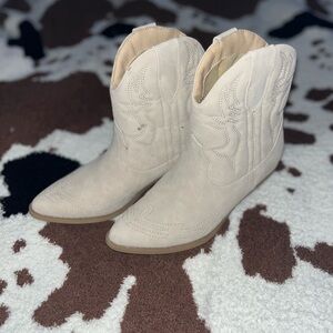 Women's Beige Western Ankle Boots